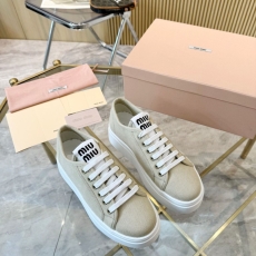 Miu Miu Casual Shoes